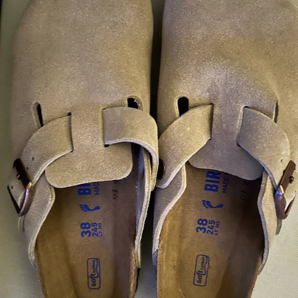 Birkenstock Taupe Suede Clogs NEW Never Worn